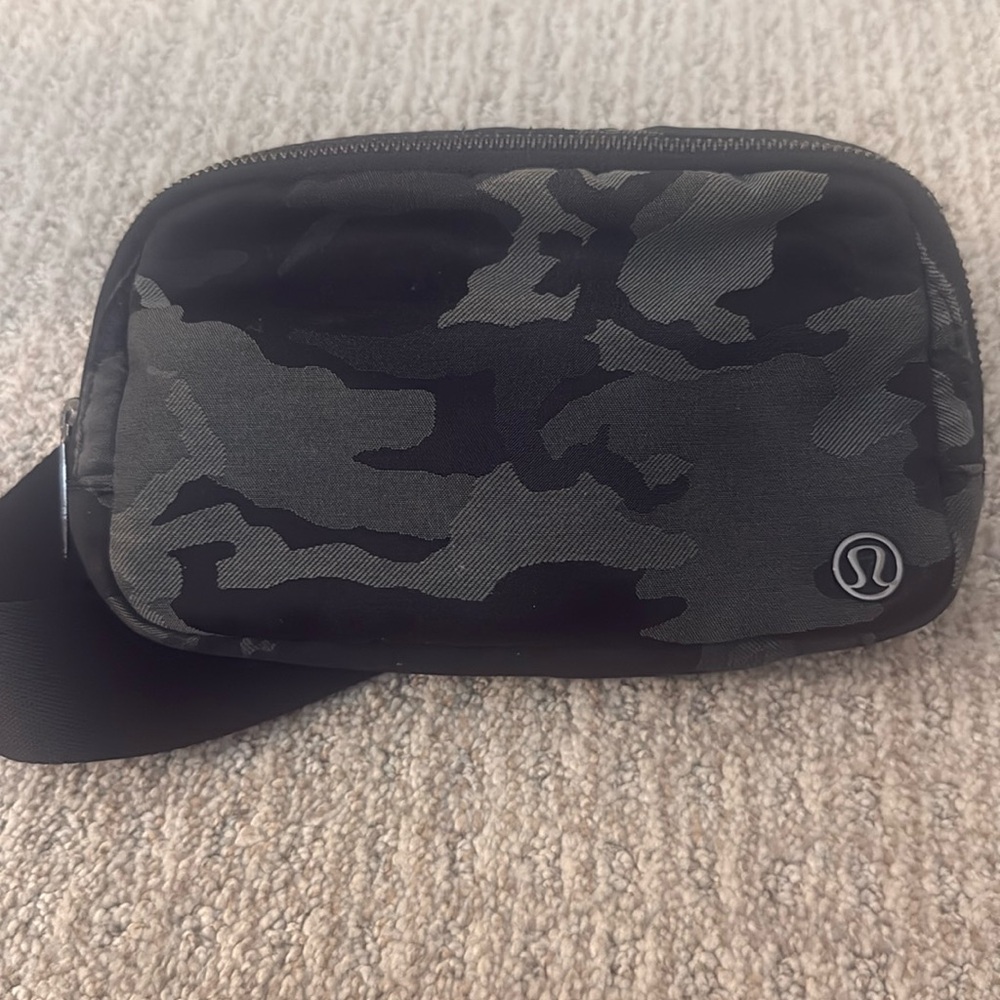 lululemon belt bag